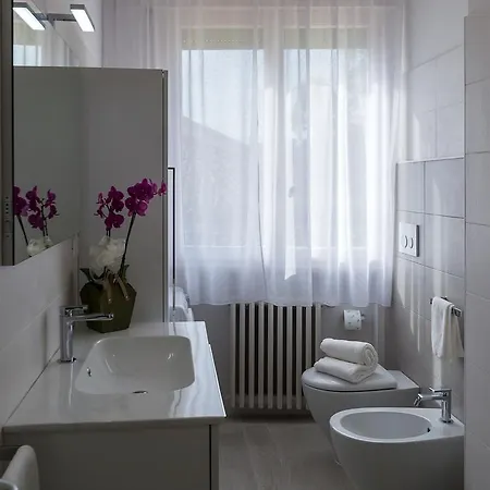 Apartment St. Vitale's Basilic View Elegant *