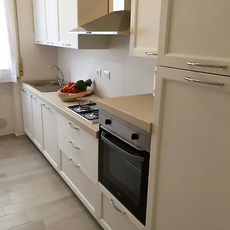 St. Vitale's Basilic View Elegant * Равенна