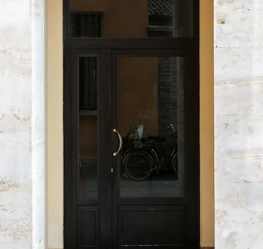 St. Vitale's Basilic View Elegant * 라벤나