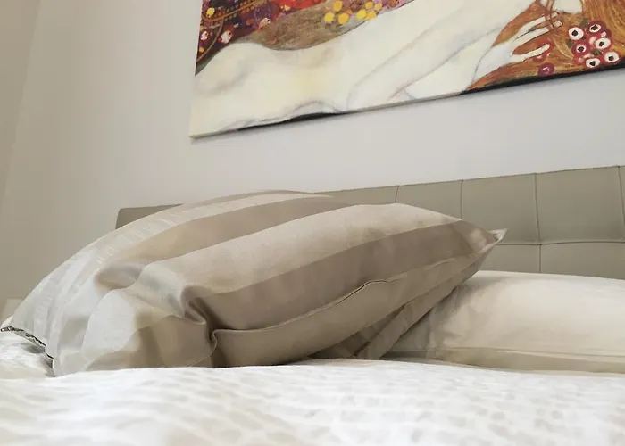 St. Vitale's Basilic View Elegant Апартаменты